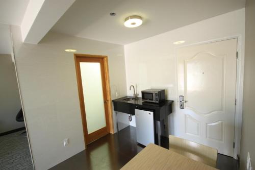 Photo #3 of Grandview Inn in Hermosa Beach, CA