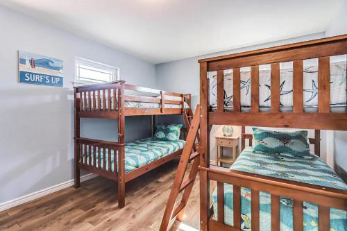 Photo #2 of 6BDRM Beach Home - Oceanviews - Recently Renovated - Shared Pool & HotTub in Port Aransas, TX