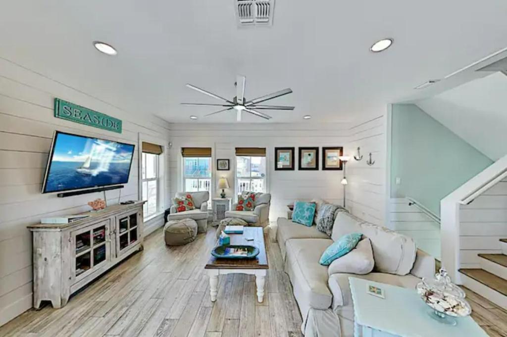 Photo of Steps to The Beach! Beautiful 4 BDRM 5 Bath Home W/Pool & Hot Tub in Port Aransas, TX