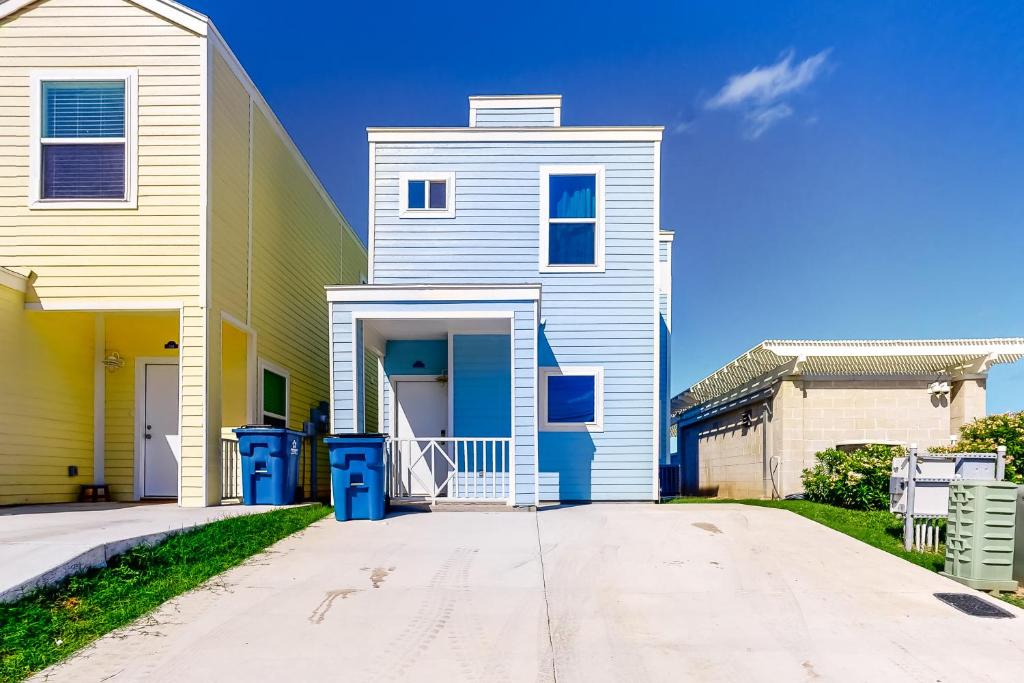Photo #1 of Las Joyas Bayview Home #202 in Port Isabel, TX