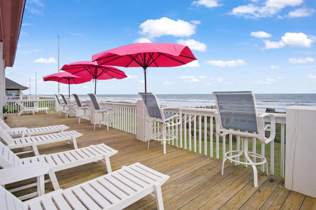 Photo of Beach Front Cottage with Beautiful Ocean Views! in Bolivar Peninsula, TX