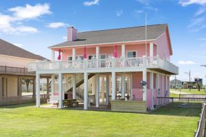 Photo #6 of Beach Front Cottage with Beautiful Ocean Views! in Bolivar Peninsula, TX