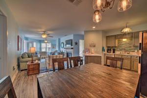 Photo #4 of Oceanfront Port Aransas Condo with Pool No Pet Fee in Port Aransas, TX