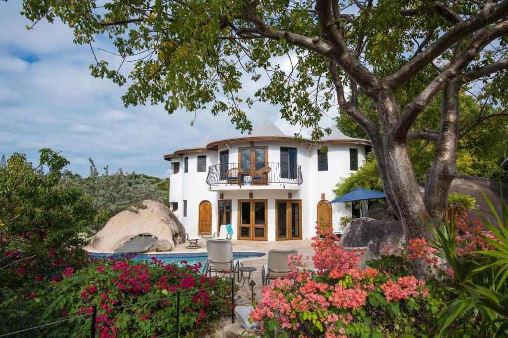 Photo of On The Rocks Villa in Spanish Town, British Virgin Islands