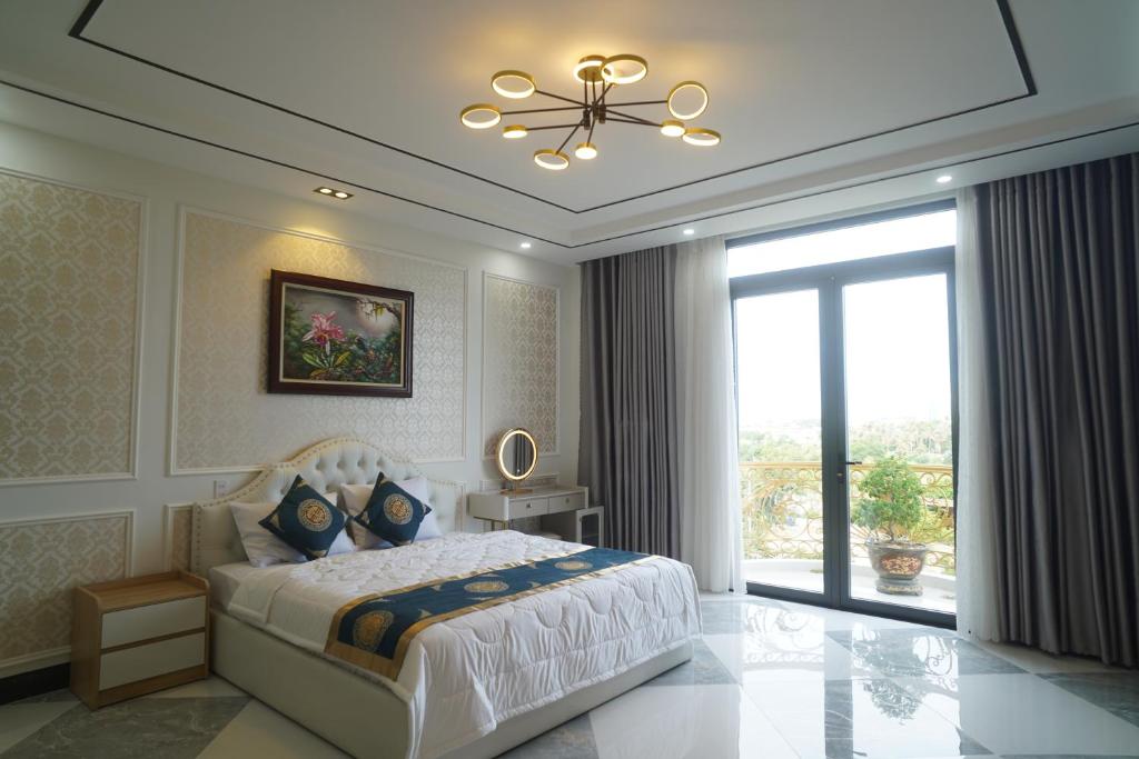 Photo #1 of Queen Luxury Hotel Phan Rang in Kinh Dinh, Vietnam