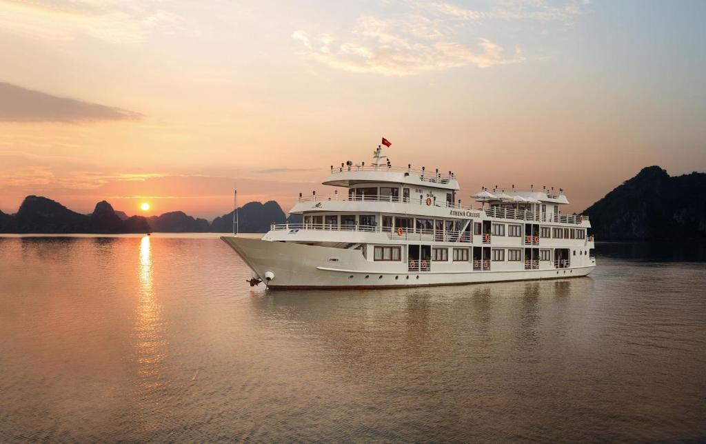 Photo #1 of Halong Athena Cruise in Hạ Long, Vietnam