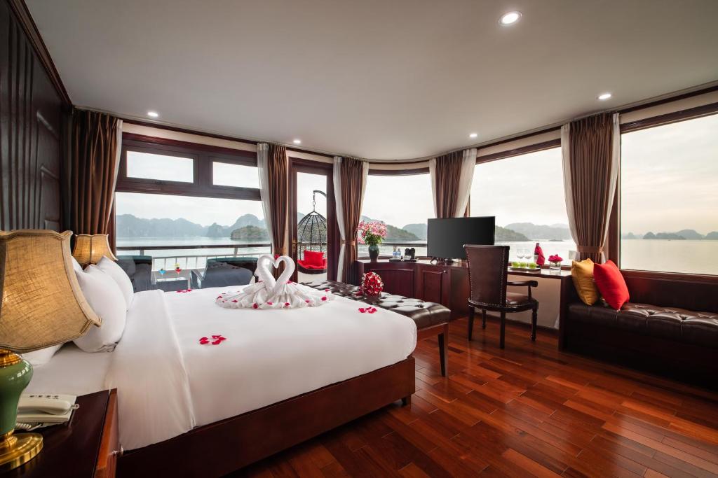 Photo of Dora Cruise by HAG in Thành phố Hạ Long, Vietnam