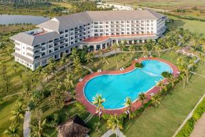 Photo #4 of Melia Vinpearl Cua Hoi Beach Resort in Cửa Lô, Vietnam