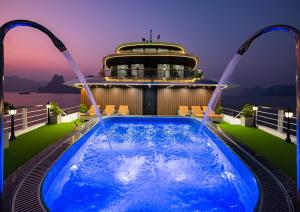 Photo #4 of M'Gloria Cruise by HAG in Hạ Long, Vietnam