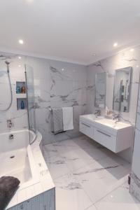 Photo #4 of GORDON's SHORE LUXURY APARTMENTS - Solar Powered in Cape Town, South Africa