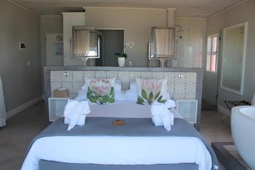 Photo #3 of Blue Bay Lodge in Saldanha, South Africa