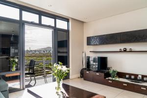 Photo #5 of Eden on the Bay Luxury Apartments 183, 262, Blouberg, Cape Town in Cape Town, South Africa