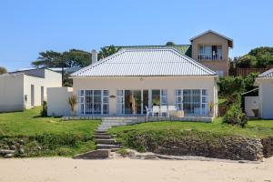 Photo #6 of Clifton Cottage in Kei Mouth, South Africa