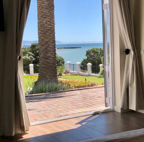 Photo #2 of Manor on the Bay in Cape Town, South Africa