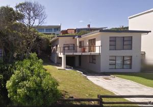 Photo #6 of Franskraal-Bit of Salt-Rustic Family Beach House-From R1650 per night, sleeps 6,min 2 nights in Gansbaai, South Africa