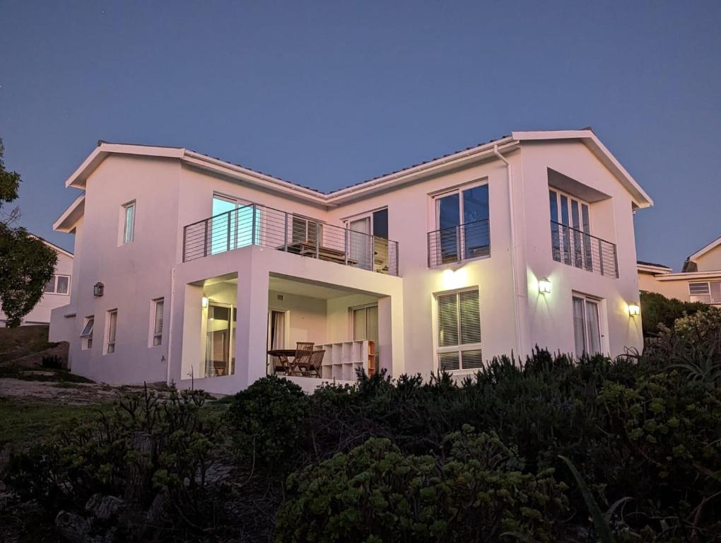 Photo of Perlemoen street 16 in Pearly Beach, South Africa