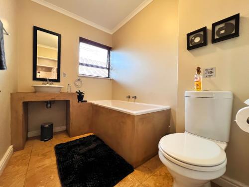 Photo #3 of Ellefsen 134 Golf Paradise - NEWLY RENOVATED! in Langebaan, South Africa