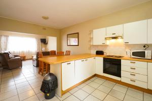 Photo #5 of Doonside Holiday Apartments in eManzimtoti, South Africa