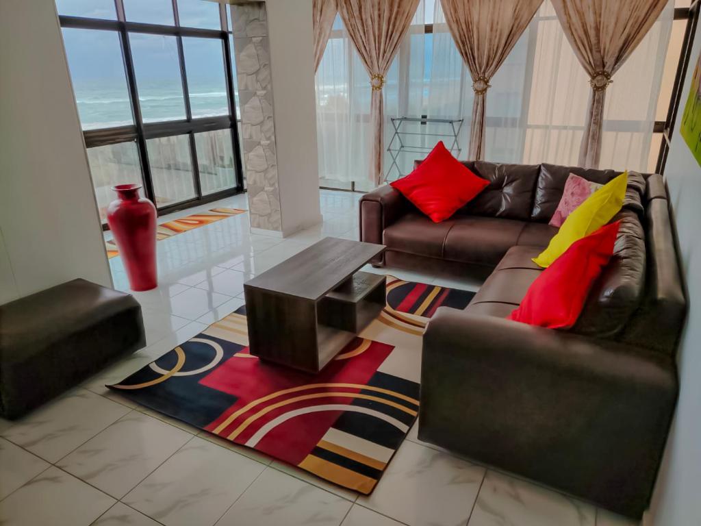 Photo #1 of 304 Amazibu- Luxury On the Beach in eManzimtoti, South Africa