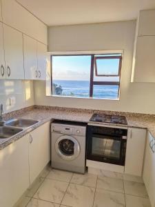 Photo #5 of 304 Amazibu- Luxury On the Beach in eManzimtoti, South Africa