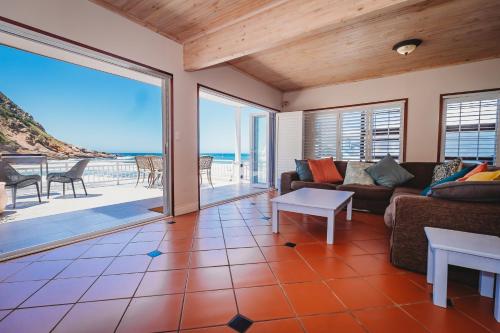 Photo #3 of Beachfront property, Victoria Bay, Garden route in Victoria Bay, South Africa