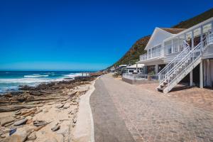 Photo #6 of Beachfront property, Victoria Bay, Garden route in Victoria Bay, South Africa
