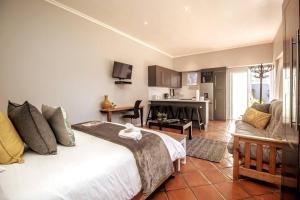 Photo #6 of Studios on 2nd - Studio 2 in Gqeberha, South Africa
