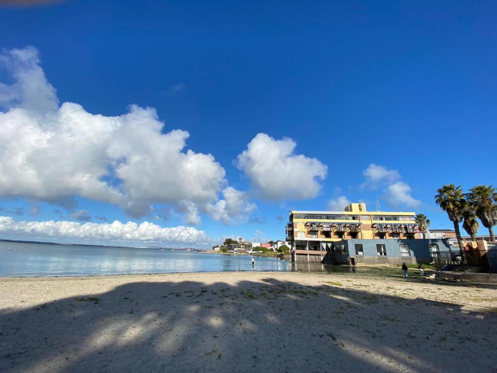 Photo of Hoedjiesbaai Hotel in Saldanha, South Africa