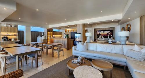 Photo #3 of Waves of Grace Seafront Villa in Herolds Bay, South Africa